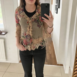 Söt topp - Säljer massor billigt