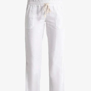 Roxy linnebyxor  - Säljer mina Roxy linnebyxor, nyskick! (Passar någon som är mellan 165-172 i längden) 