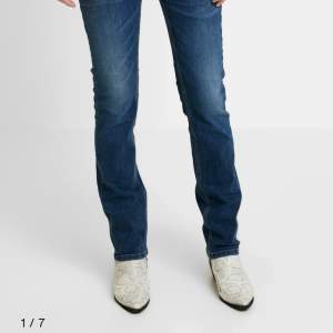 Low waist straight jeans från LBT på Zalando, 🥰använda fåtal gånger eftersom jag gillade inte passformen på mig☺️