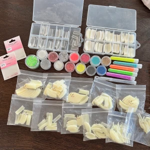 Naglar tippar glitter - Säljer INTE styckvis, allt tillsammans!