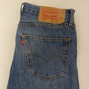Levis 501 - Snygga Levis 501!! Original pris 1200kr mitt pris 500kr. Storlek 32/32