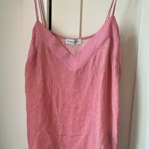 Selling this top in very good condition, worn it only once