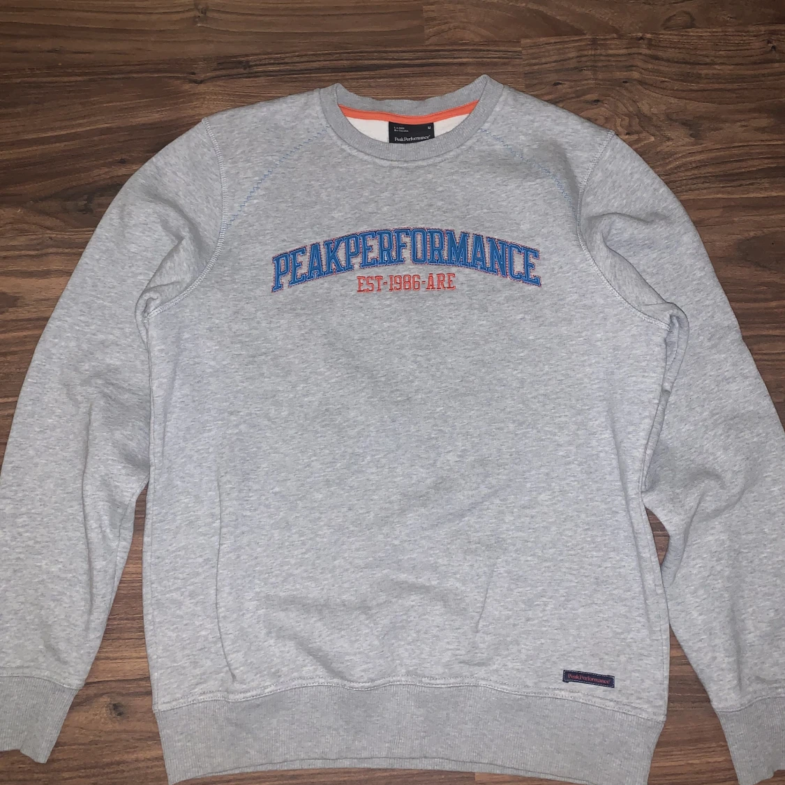 Peak Performance crewneck