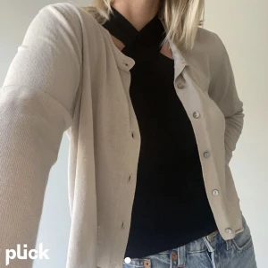 Kofta från Zara - Söt kofta från zara i strl S