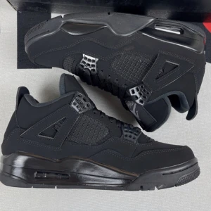 Jordan 4 black cat - jordan 4 black cat (storlek 37/47) lager X-tagg, och lådan innehåller (gratis frakt)