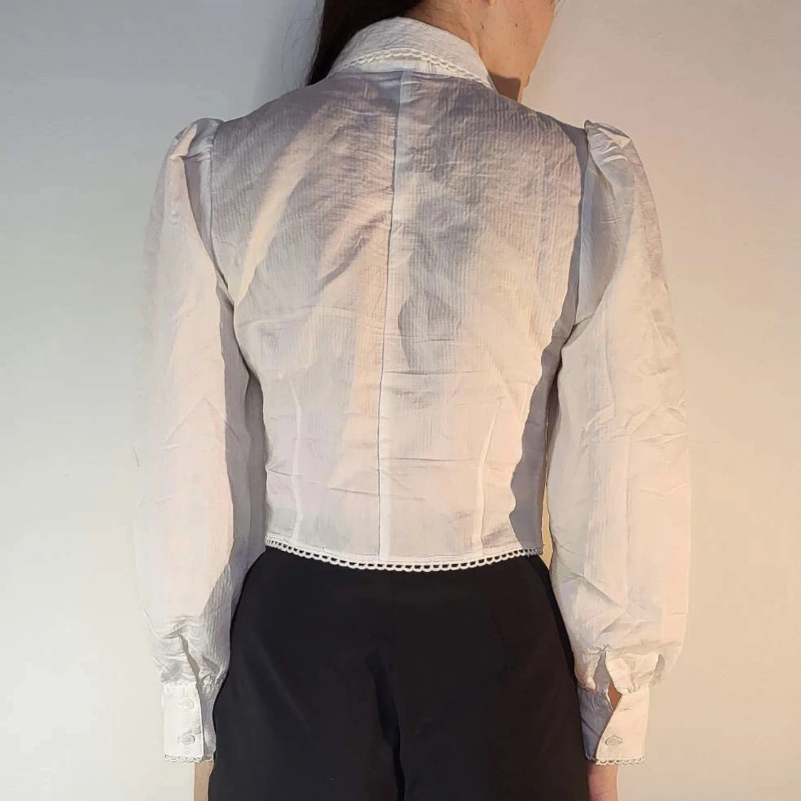 vit cropped skjorta från Dazy - 91