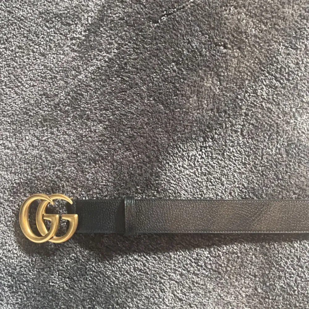 GG Marmont leather belt with shiny buckle. Nypris 420 € alltså 4800 sek. Nästan oanvänt. . Accessoarer.