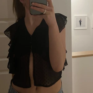 Fest topp - Super fin topp från Bikbok. Skriv för fler bilder!! 🥰