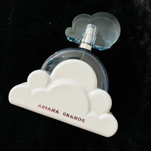 Ariana Grande Cloud - 80ml av 100ml parfym kvar 