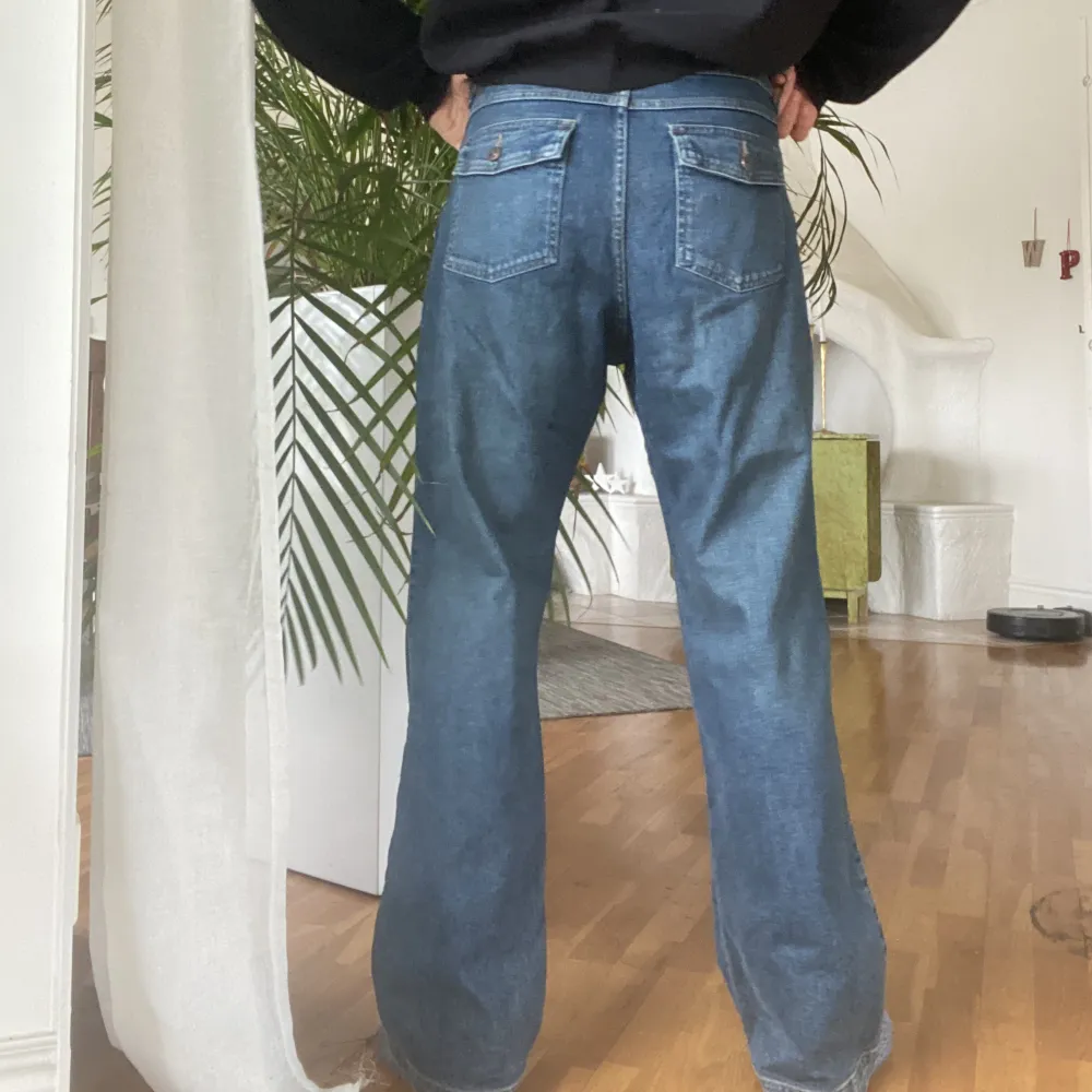 Vintage Lee Bootcut pants Size 33 Skick 9/10 Väldigt fin wash på färgen!  . Jeans & Byxor.