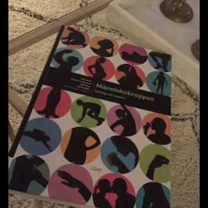 ANATOMI OCH FYSIOLOGI BOK - Anatomi och fysiologi bok upplaga 2. I väldigt bra skick. Säljer för 500kr plus frakt kan sänka priset vid snabbaffär. 