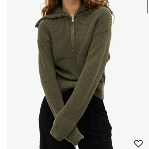 Kaki zip up - Köpt på i december, sparsamt använd! Superfin 🧡 slutsåld!