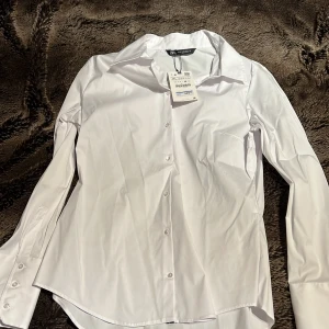 Skjorta - Ny, prislapp kvar! Storlek XL, passar mig som är S men lite oversized 