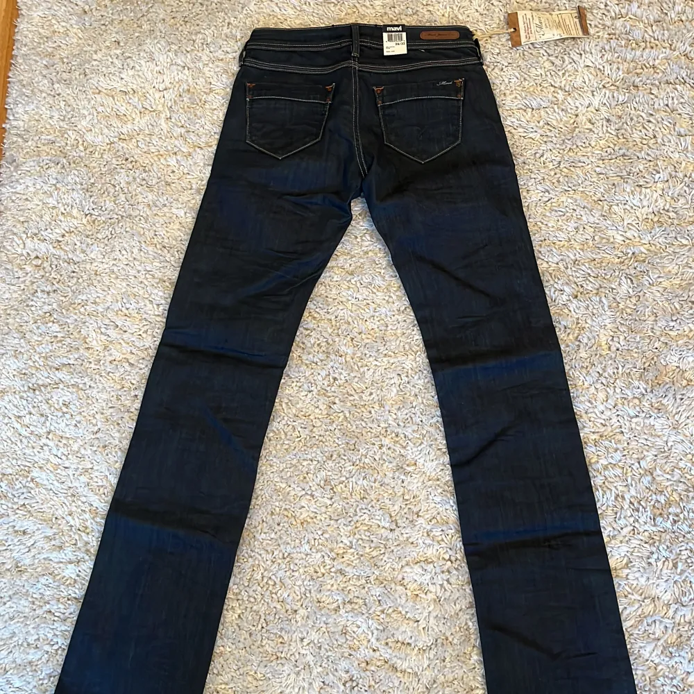 Brand new mavi jeans never worn with all the tags low rise straight leg jeans  Dm for more info . Jeans & Byxor.