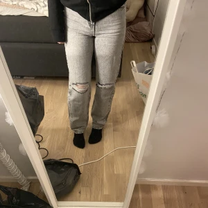 Gråa jeans - Straight jeans i stl 158 dvs Xs, endast testade, inga defekter