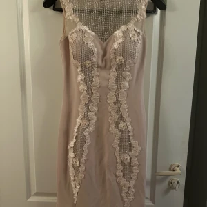 KLÄNNING - en elegant klänning!