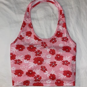 Blommig topp - Jättesöt och somrig topp!🌺 Endast använd en gång.