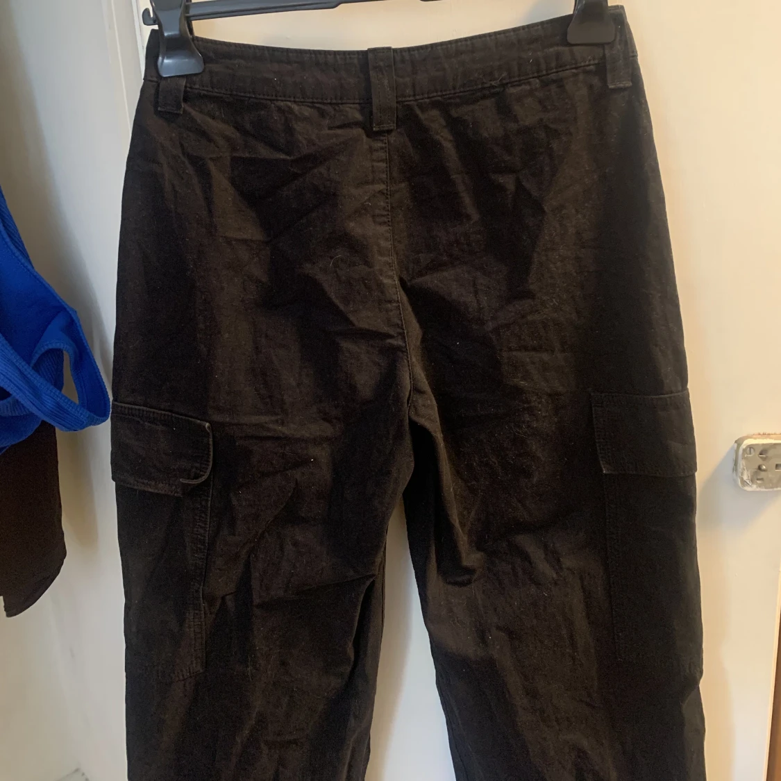 svarta cargo byxor asos - 90