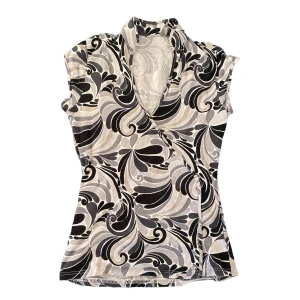 Mönstrad Topp y2k 200s  - Storlek S. Söt topp med mönster och lite krage. Möts upp och fraktar💞