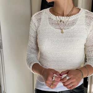 Stickad skönhet - Finaste lilla tröjan! 