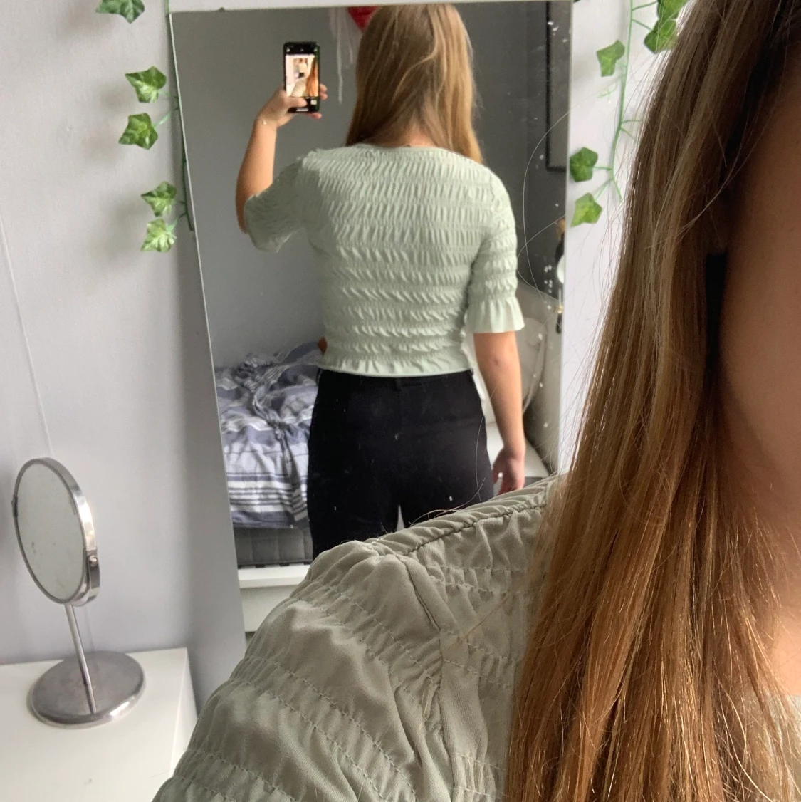 Ljus grön tröja från ginatricot i storlek xxs  - 90