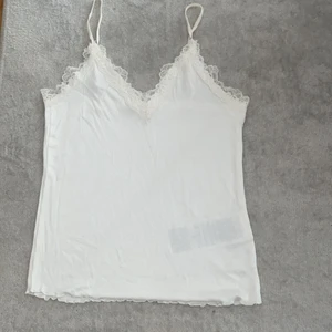 New yorker linne  - Fint linne med spets aldrig använt❤️ den är M men passar mig som har xs-s