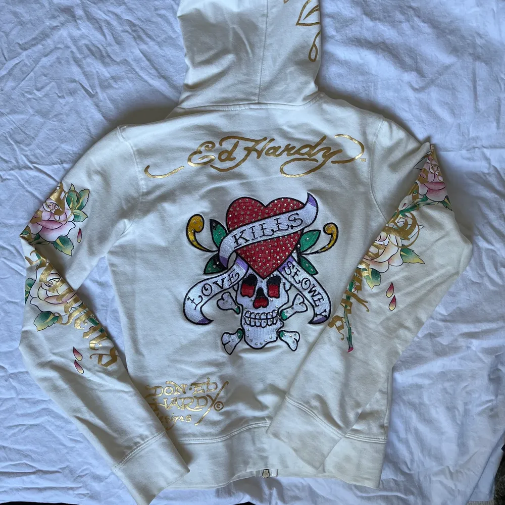 Ed hardy zip hoodie size M men sitter som en S. Hoodies.