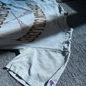 Champion t-shirt - Köp INTE direkt!! Vintage t-shirt ifrån champion i bra skick! Älskar denna, men använder inte längre 