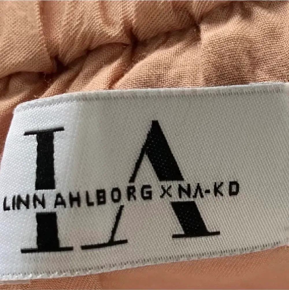 Rosa kjol från NAKD x Linn Ahlborg . Kjolar.