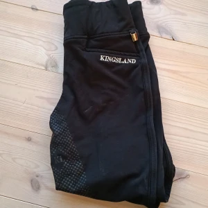 Kingsland ridbyxor  - Väl andvända Kingsland ridbyxor, Storlek S
