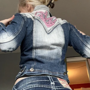Jeansjacka - Galen jacka från crazy age. Väldigt unik och knappt några tecken på användning💕🫶reserverad