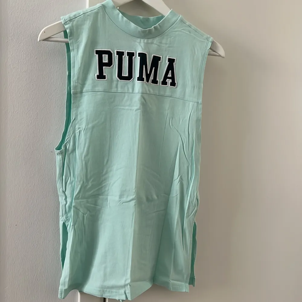 Topp för träning / vardags från Puma. Använd 1 gång. Köpare står för frakt.. T-shirts.