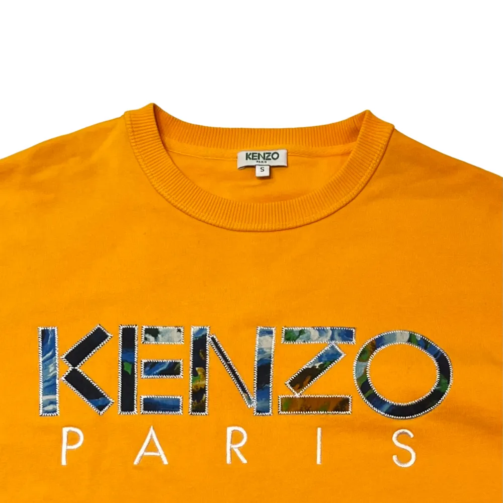 Detta är en Classic sweatshirt från Kenzo Paris i storlek Small herr som är i begagnat skick. . Tröjor & Koftor.