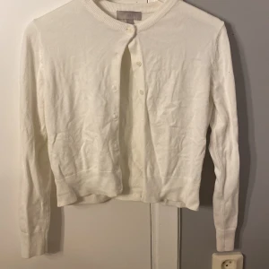 Kofta - Söt kofta från hm som är använd Max 2 gånger