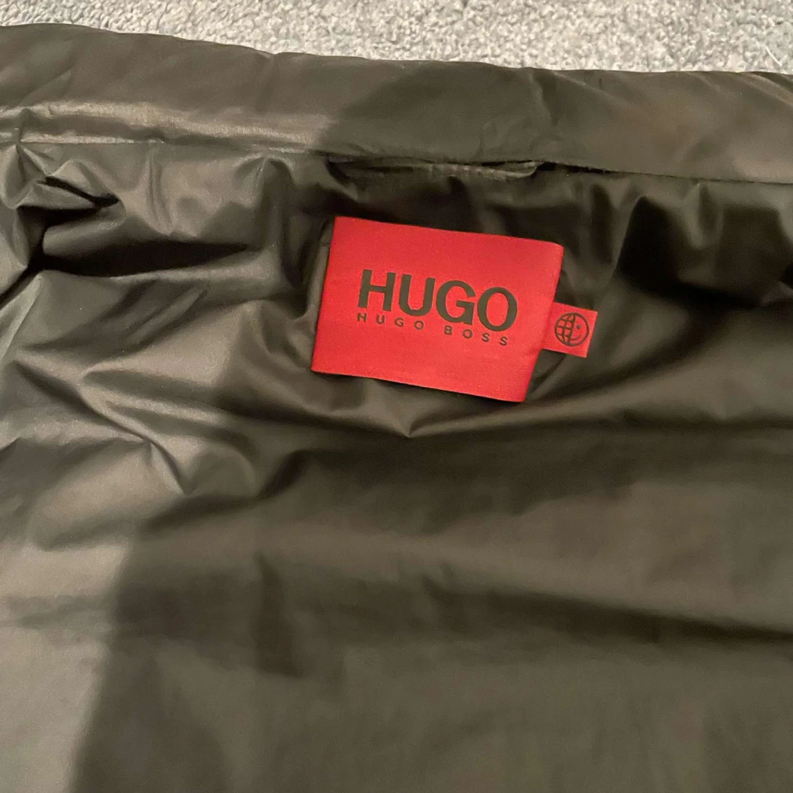 Hugo boss väst  - 90