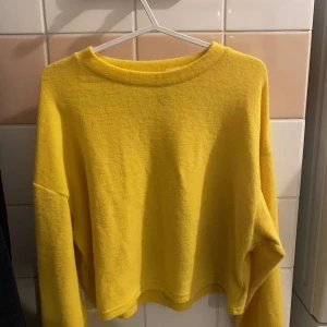 Stickad tröja - Bra skick  Aldrig snvänd