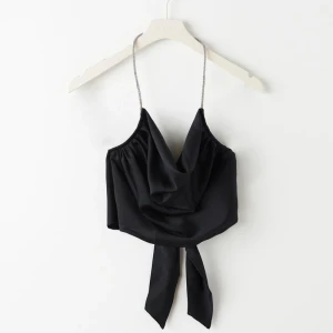 Satin topp - Topp från gina i storlek L 🖤 Endast testad med lapp kvar, inte använd 🤍