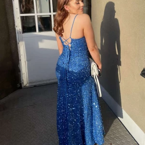 Balklänning - Superfin balklänning köpt från Shein. Använd en gång, bra skick. Köparen står för frakten:)