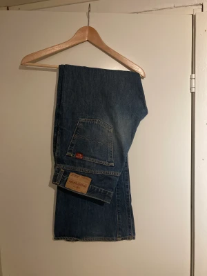 Flare jeans  - Säljer ett par goa big stars flare jeans. De sitter riktigt nice och flaren syns åt alla håll.