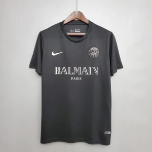 PSG x Balmain - PSG x Balmain Shirt (svart/vit)  - Helt nya - Finns i alla storlekar - Pris: 399 kr    Möts i hela Skaraborg samt Göteborg, kan även fraktas runt hela Sverige📦
