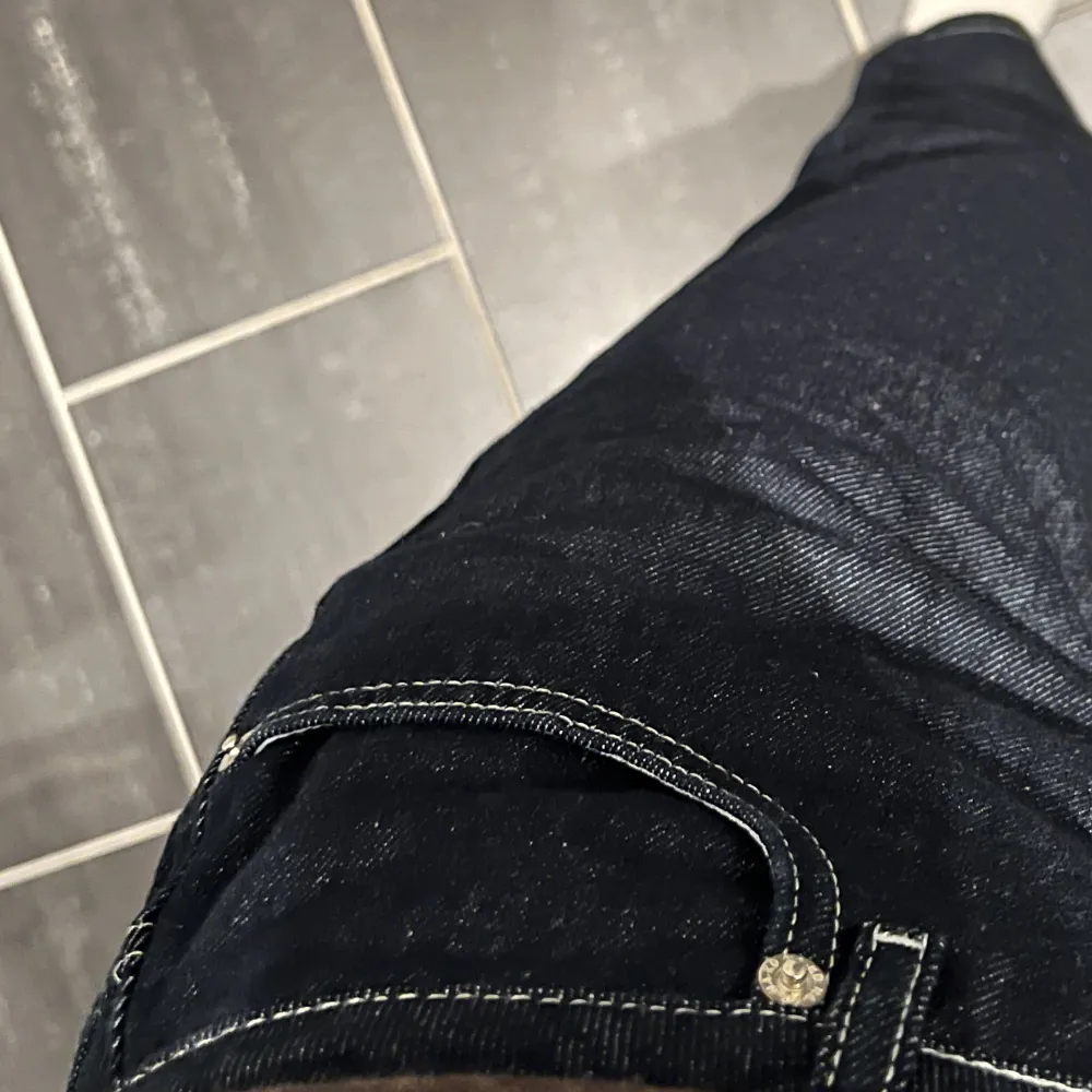 Mörkblåa jeans som är använda 2-3 gånger, som nya!💓. Jeans & Byxor.