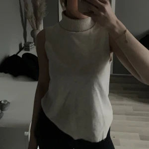 Tröja  - En fin tröja från zara i storlek s! 💓 