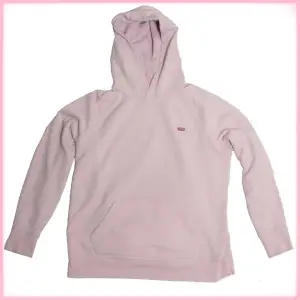 ROSA LEVI'S HOODIE STORLEK: L NYPRIS: 800kr MÄRKE: Levis SKICK: Två små hål på baksidan MÅTT: PTP: 52cm ARM:53cm