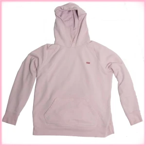 Rosa Levi's Hoodie - ROSA LEVI'S HOODIE STORLEK: L NYPRIS: 800kr MÄRKE: Levis SKICK: Två små hål på baksidan MÅTT: PTP: 52cm ARM:53cm