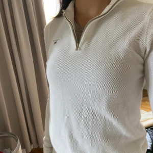 Gant tröja - Söt o tight gant tröja, funkar med allt!