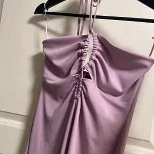Fin klänning från Ginatricot  -stl m -ej använd -nypris 399
