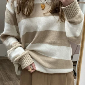 brandy melville brianna sweater - första bild lånad! superfin knappt använd tröja från brandy melville, så höstig och fin! säljer eftersom jag aldrig använder den. ifall flera är intresserade blir det budgivning!