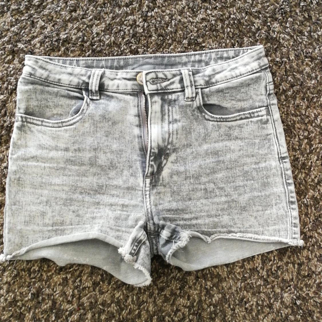 Gråa jeans shorts strl 152 (11-12 år)