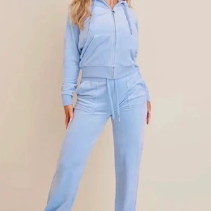 Söker!!!!!!! - Söker juicy byxor hälst jusblåa men kan va en annan färg men inte mörkblåa (har redan) 300 - 500