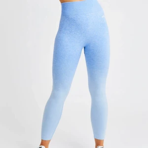 Träningsbyxor  - Säljer dessa ombré tights i storlek xs/s 💓 använda fåtal gånger. köparen står för frakt!